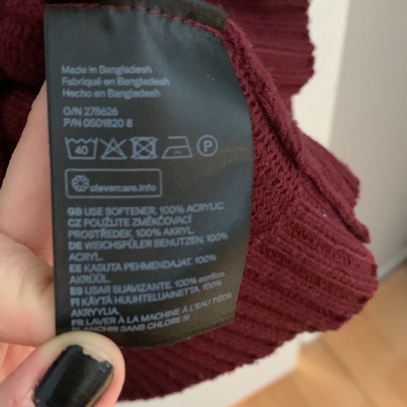 [L] H&M maroon sweater - Picture 4 of 7